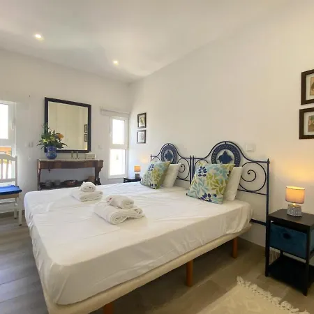 Ocean Breeze By Homing Apartament